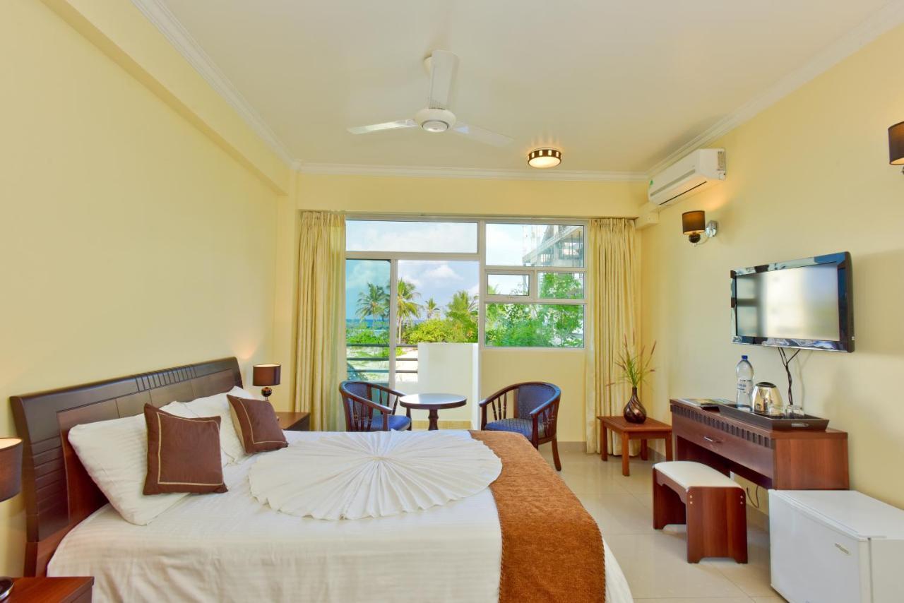 Crystal Beach Inn Male Ngoại thất bức ảnh