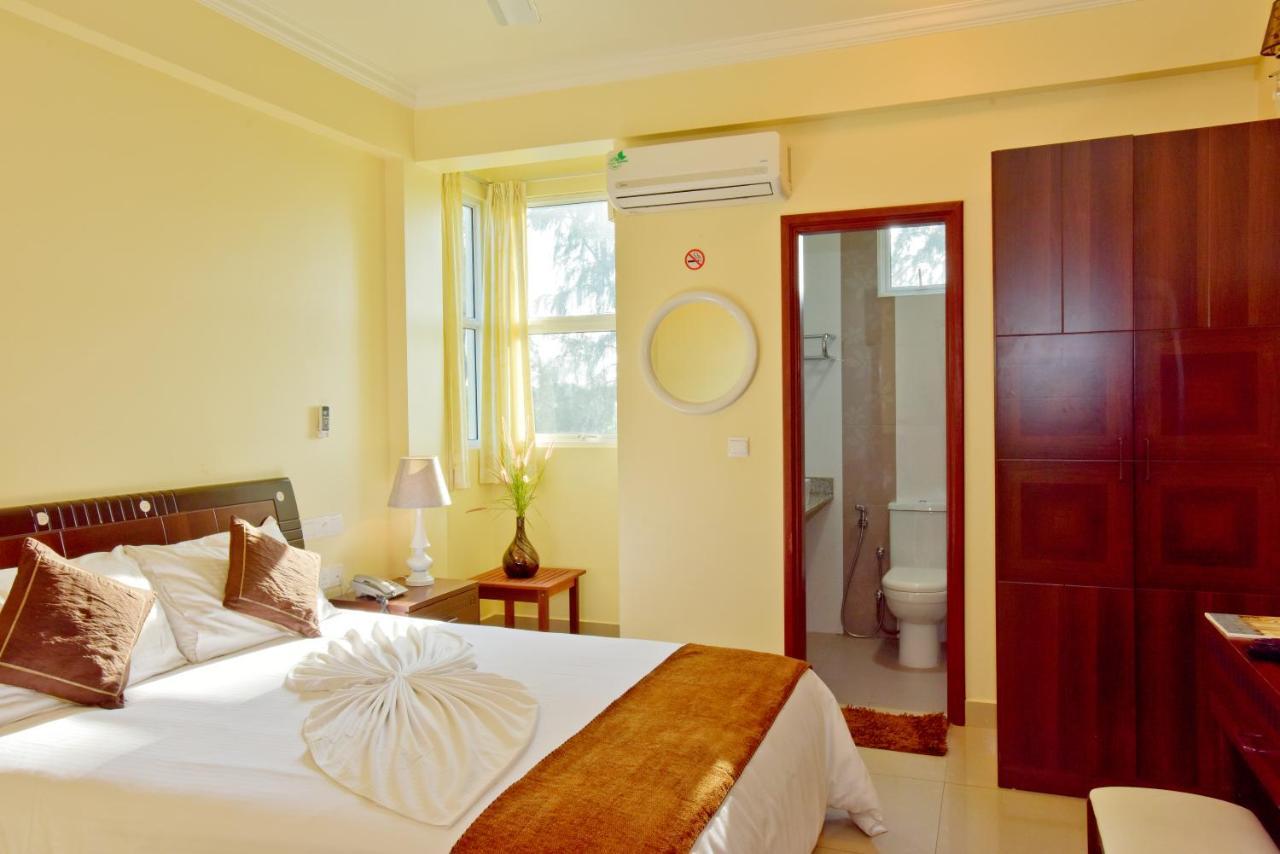 Crystal Beach Inn Male Ngoại thất bức ảnh
