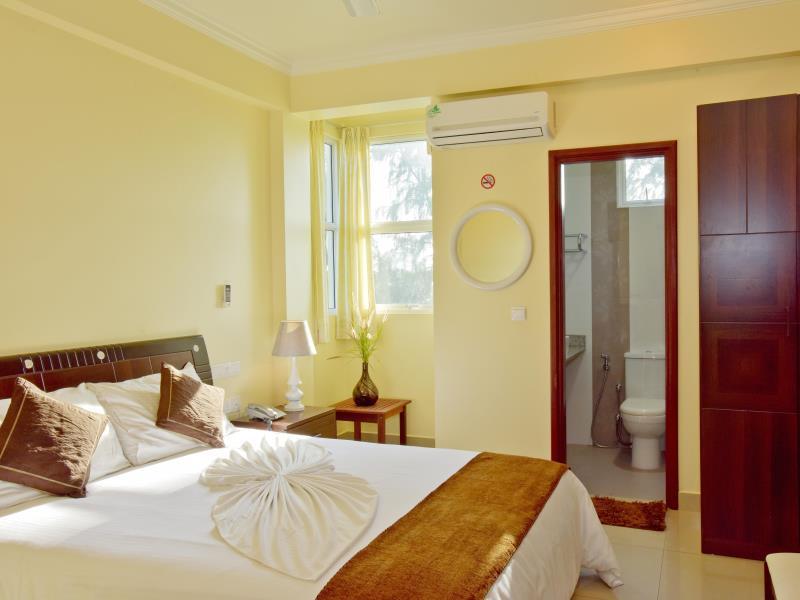 Crystal Beach Inn Male Ngoại thất bức ảnh